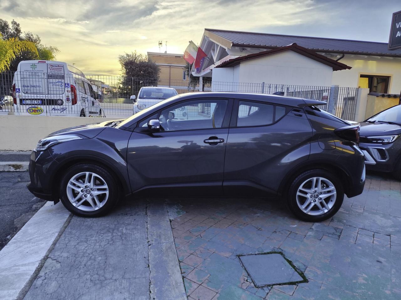Toyota C-HR 1.8 Hybrid E-CVT Business