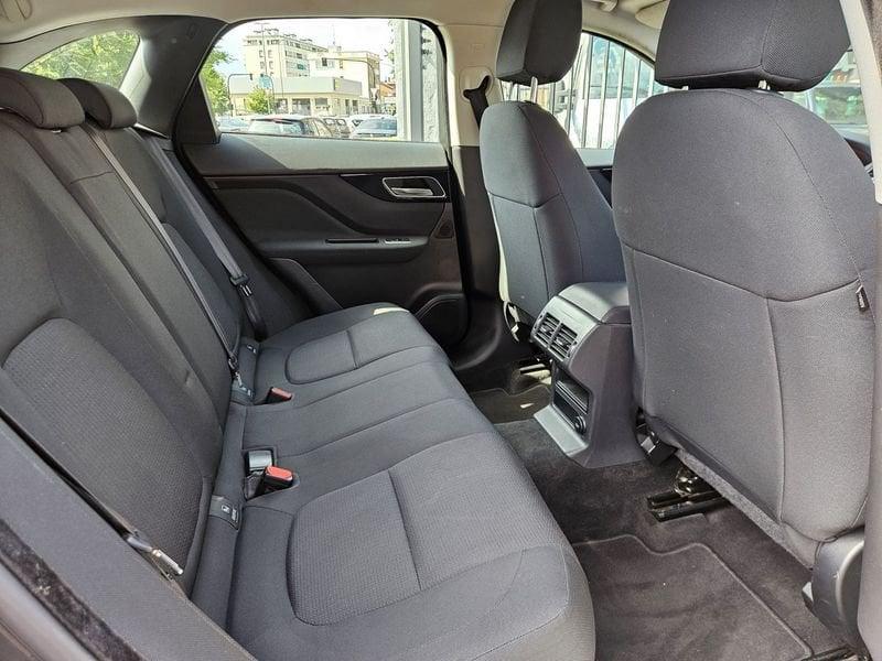 Jaguar F-Pace 2.0d 180cv AWD Autom. Portfolio