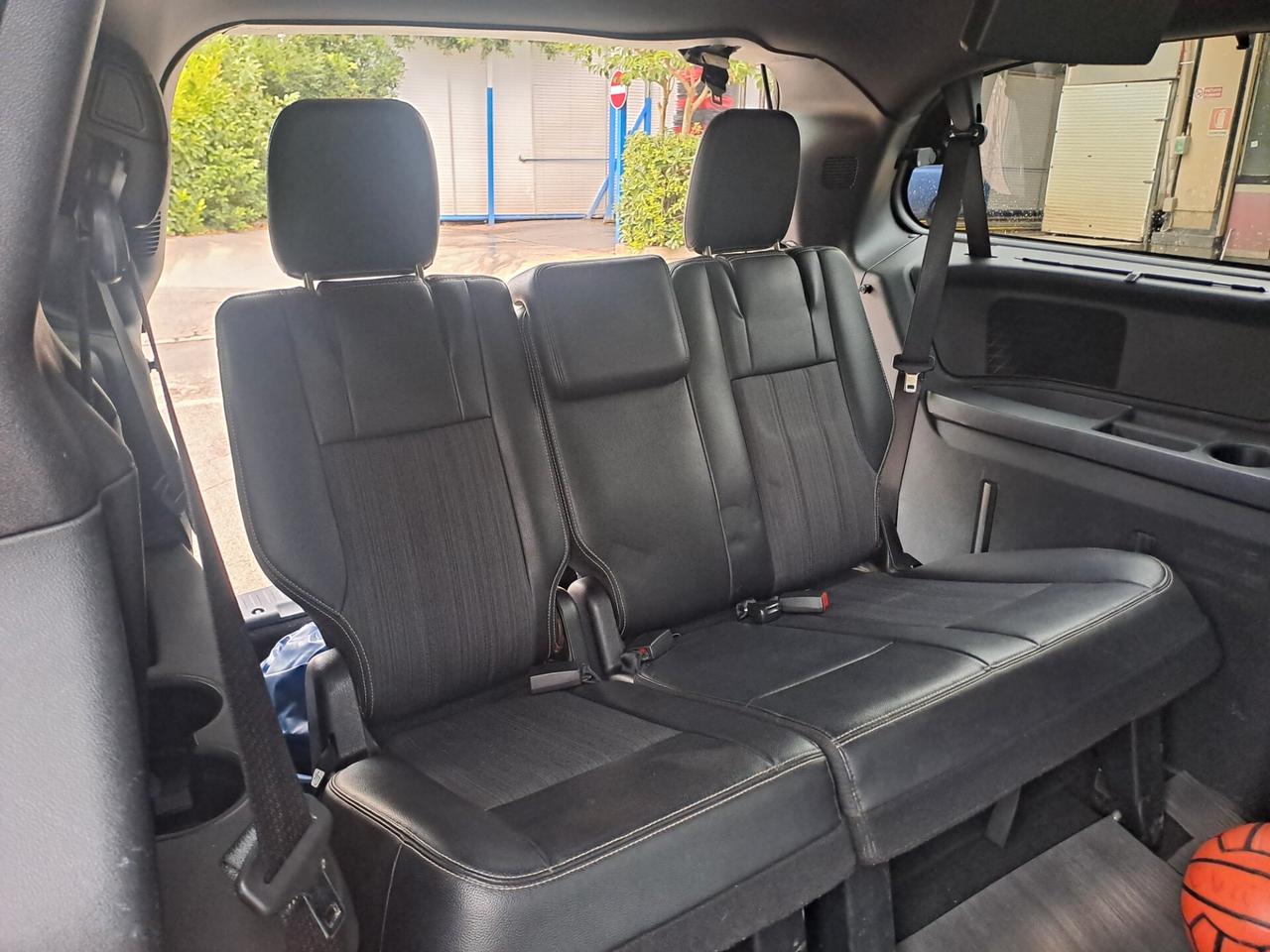 Lancia Voyager 2.8 Turbodiesel S 177 CV