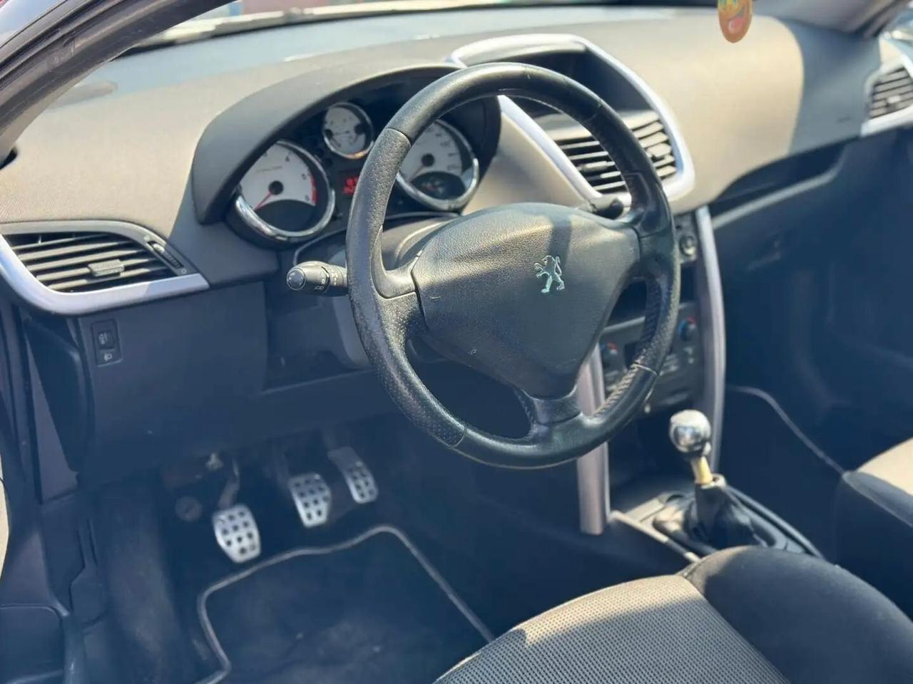 Peugeot 207 1.6 HDi 110CV CC Féline CABRIO