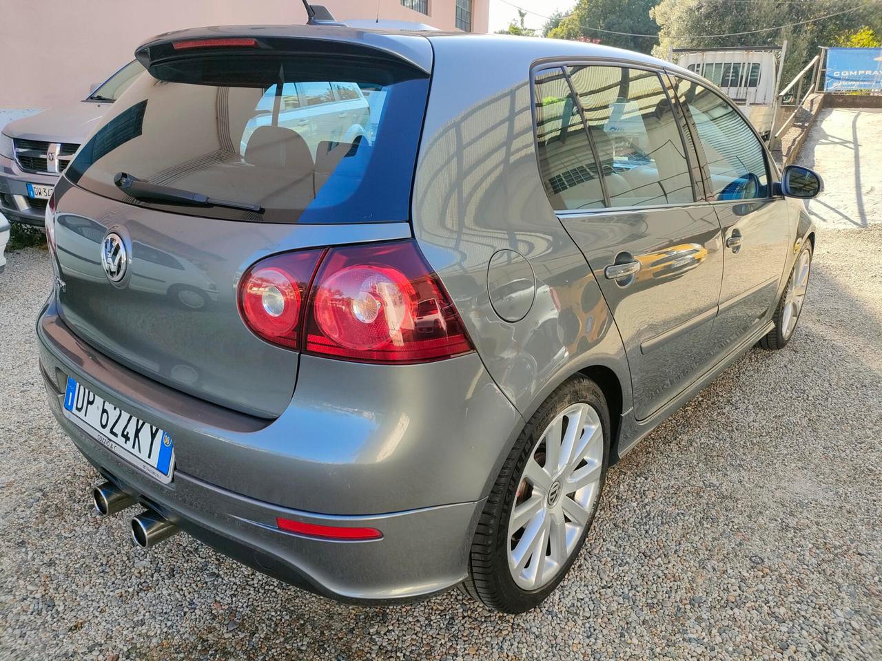 Volkswagen Golf 3.2 VR6 4mot. 5p. DSG R32