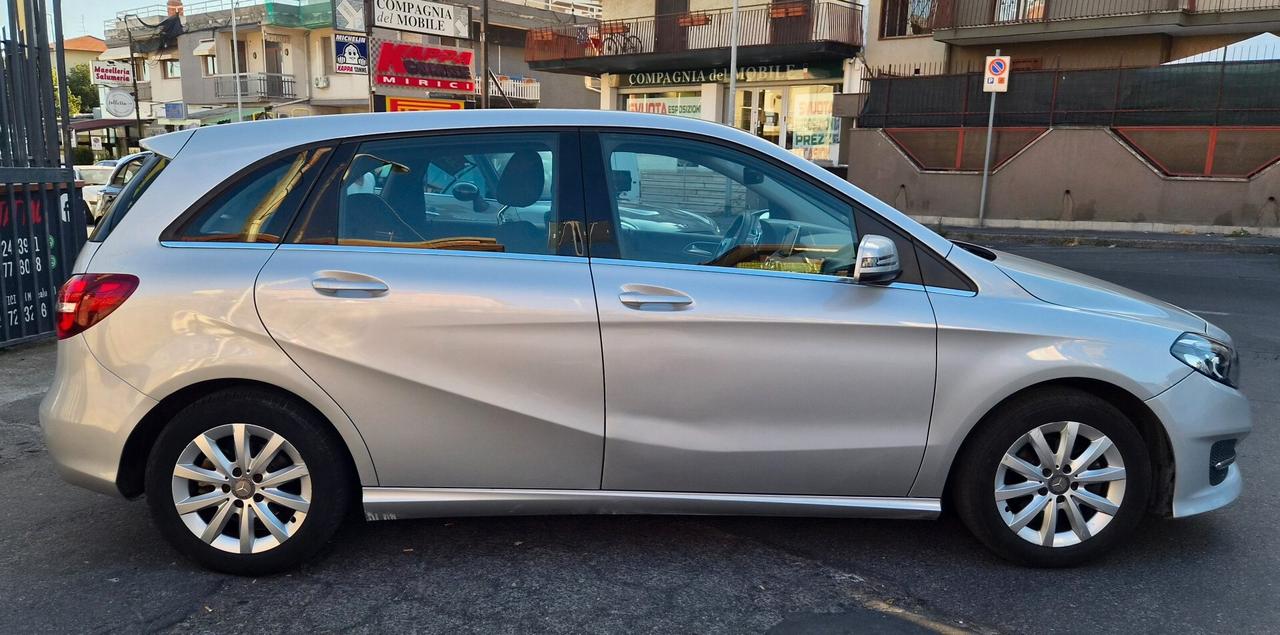 Mercedes-benz B 180 d Premium