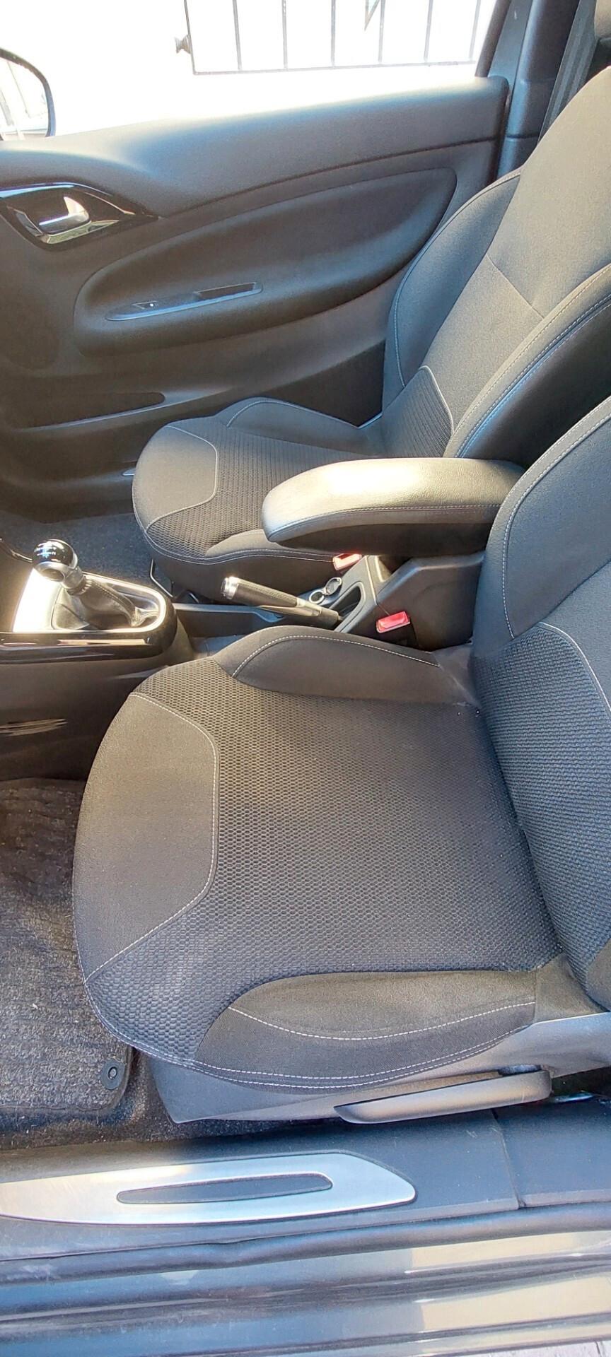 DS3 CONNECTED SPORT CHIC 1,6 DIESEL 75 CV NAVI LEGA SENSORI RETROCAMERA STRAFULL OPTIONAL