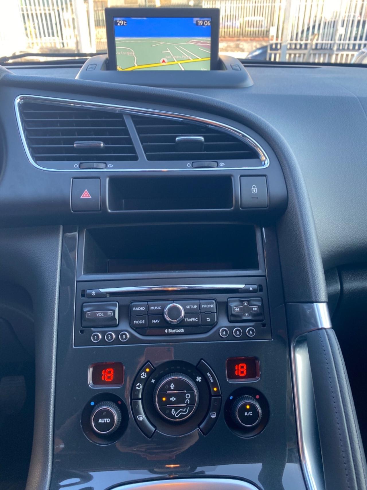 Peugeot 3008 1.6 HDI Fine 2016 Full Navi Led