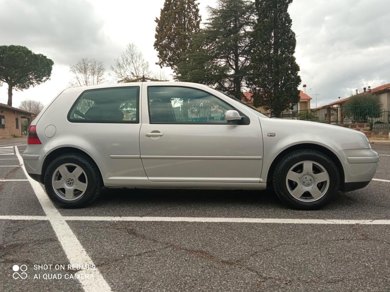 Volkswagen Golf 1.6 cat 3 porte