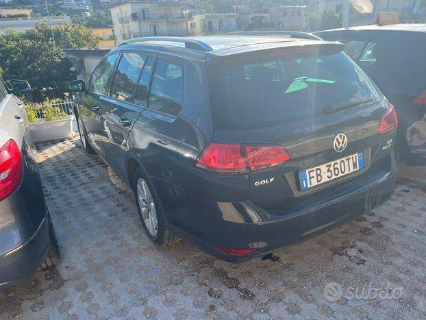 Volkswagen Golf 1.6 Tdi 105 cv Stescion anno 2016