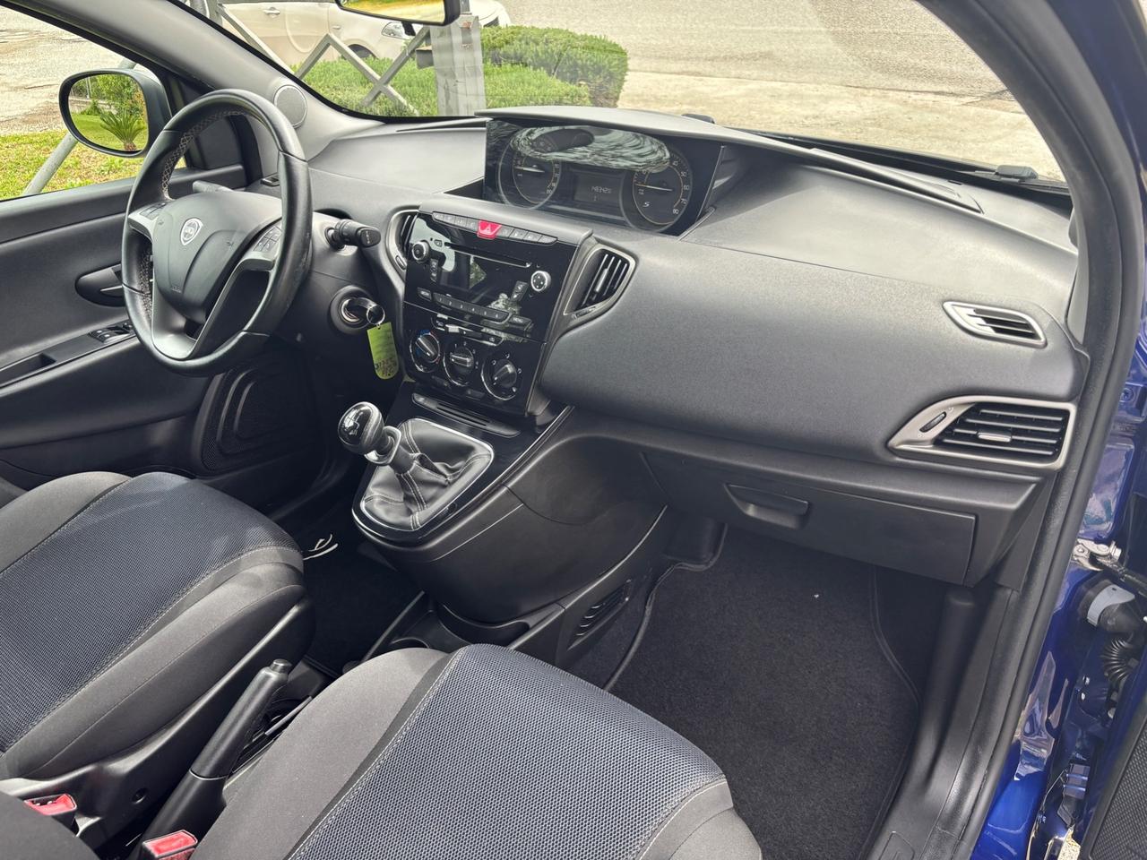 Lancia Ypsilon 1.2 69CV GPL S MOMODESIGN-2013