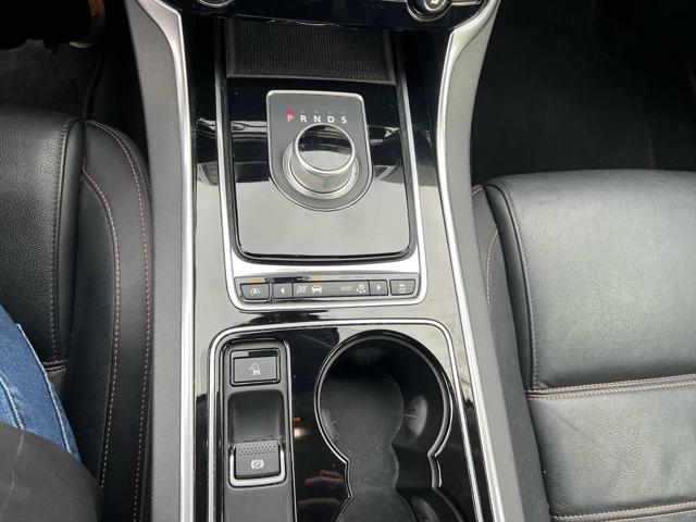 JAGUAR XE 2.0 D Turbo 180CV aut. Prestige SOLO COMMERCIANTI