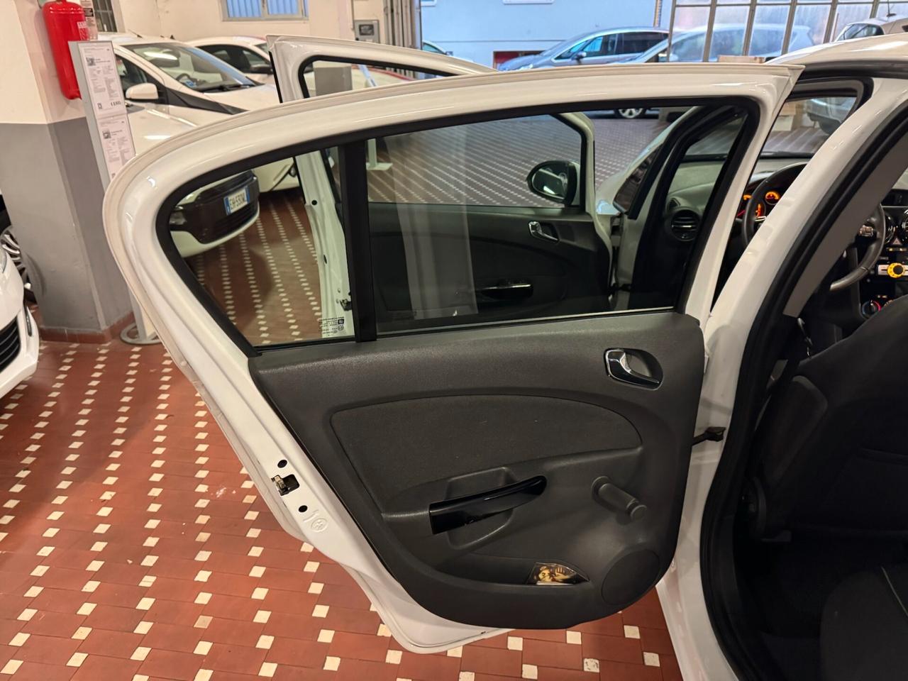 Opel Corsa 1.2 5 porte Club - IDEALE PER NEOPATENTATI