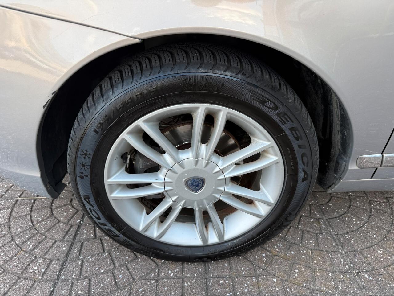 Lancia Ypsilon 1.4 16V Sport MomoDesign GPL valido fino 2036