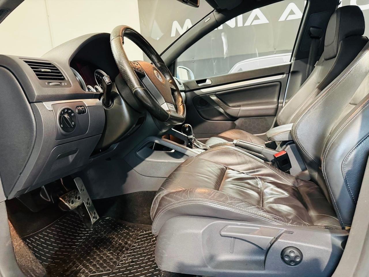 Volkswagen Golf 3.2 VR6 4mot. 5p. R32