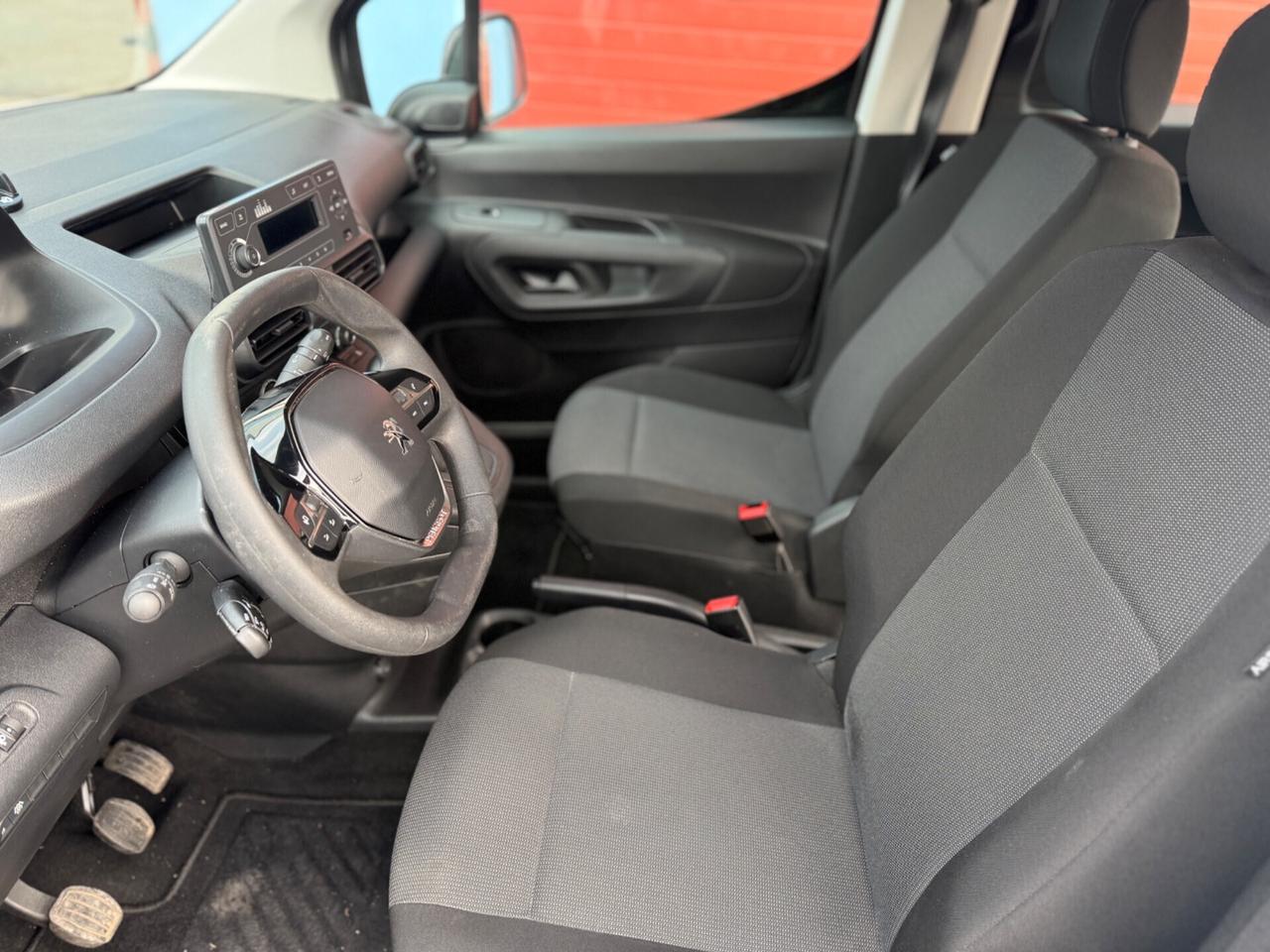 Peugeot Rifter - Auto per disabili con pianale ribassato