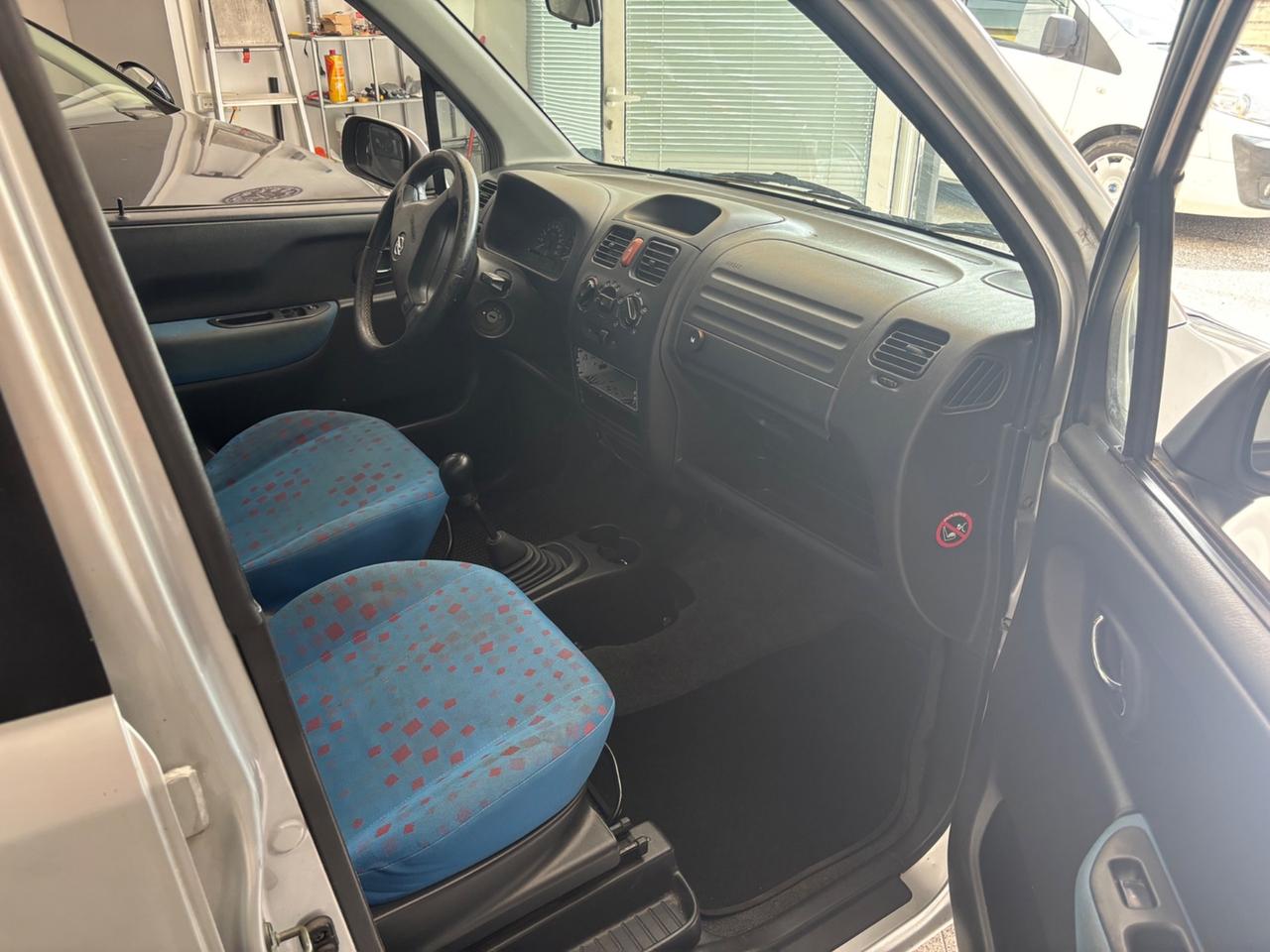 Opel Agila 1.2 16V Color Edition GPL