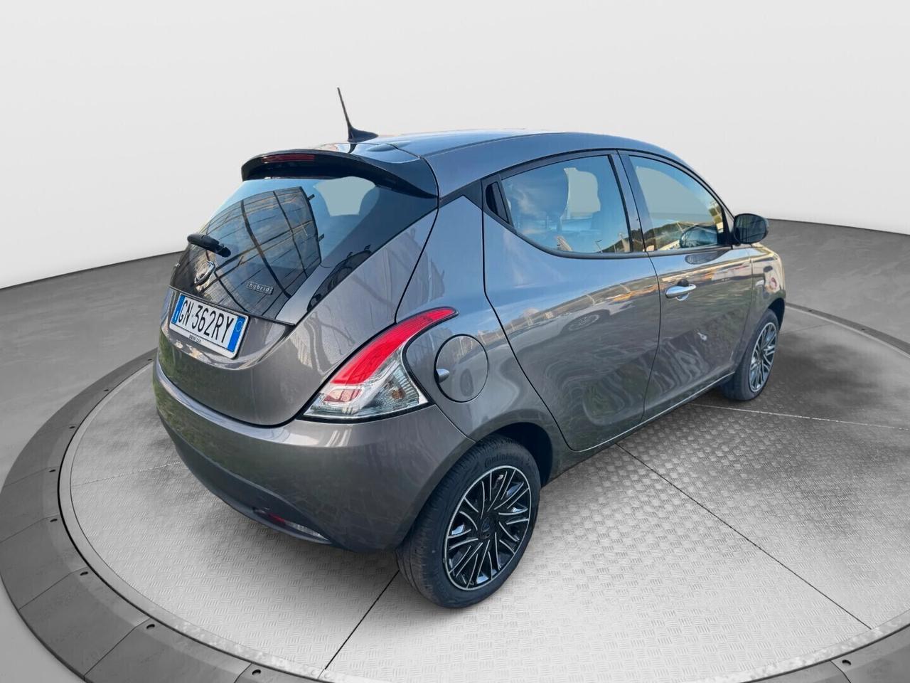 Lancia Ypsilon 1.0cc 70cv Hybrid Silver Plus