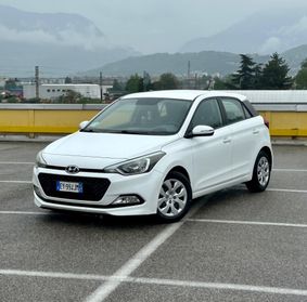 Hyundai i20 CRDi 5p EURO 6 Neopatentati 2015