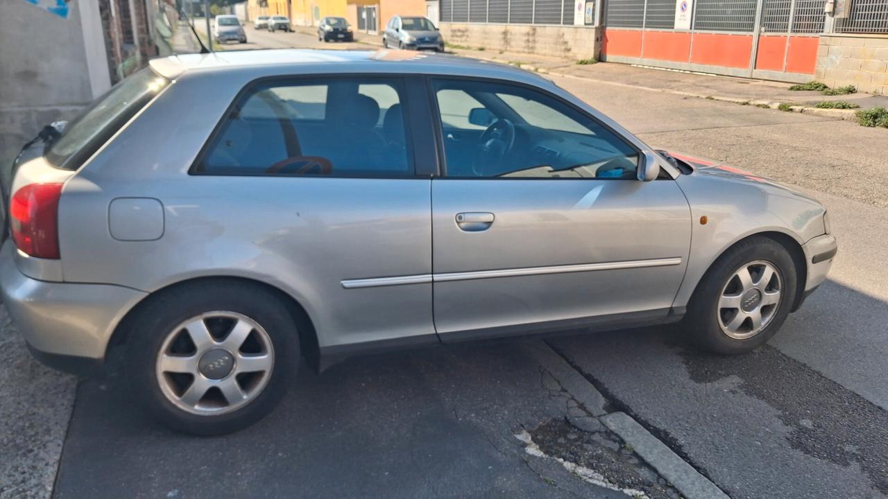 Audi A3 1.8 20V cat 3p. Ambiente