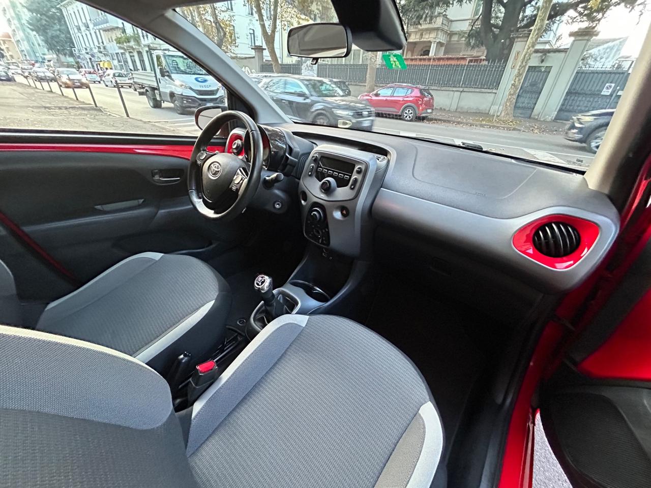 Toyota Aygo 1.0 72 CV 5p X-Clusive Red style EURO6 | 100.000km!!!