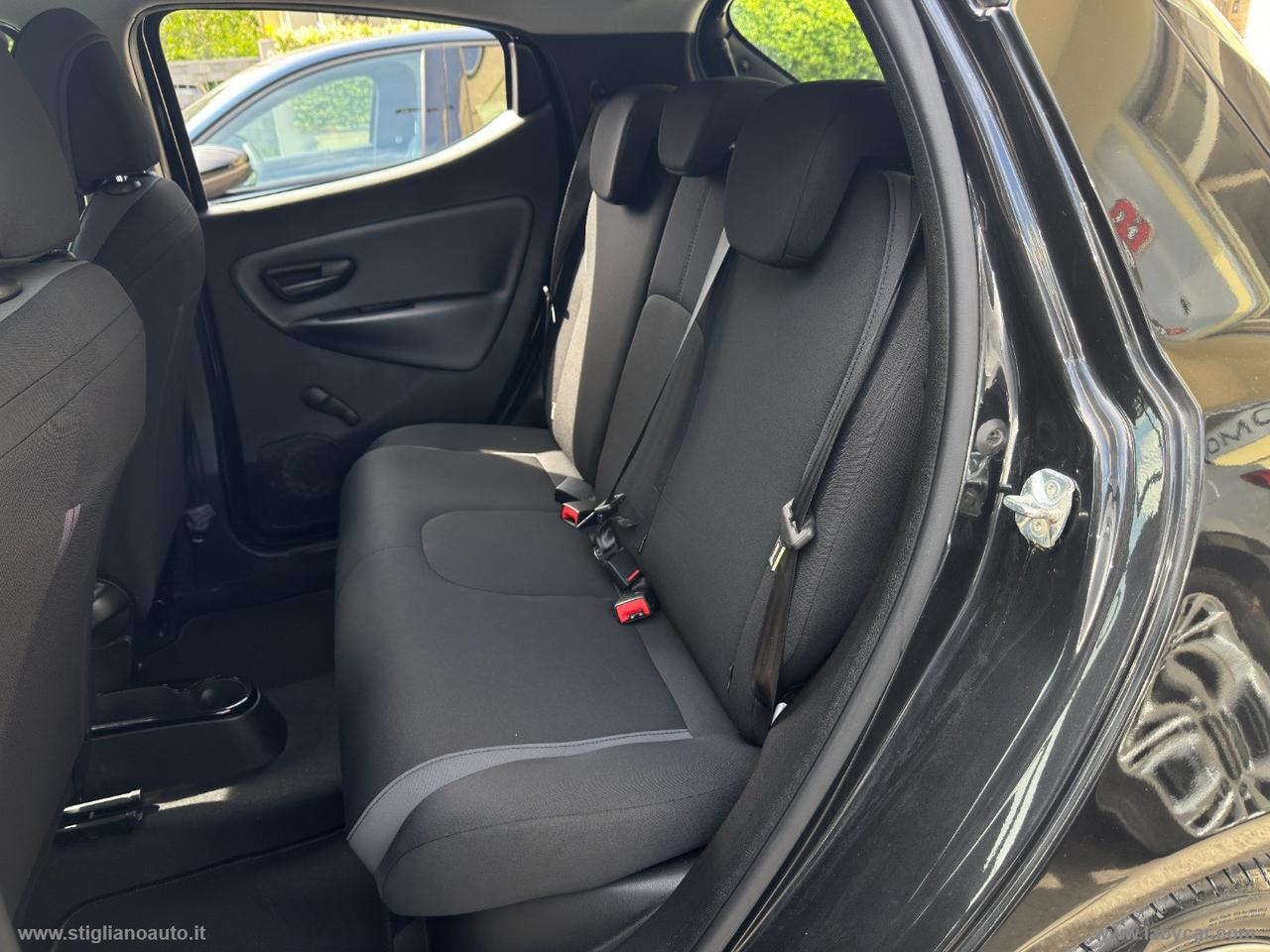 LANCIA Ypsilon 1.2 69 CV 5p. GPL Ecochic Silver