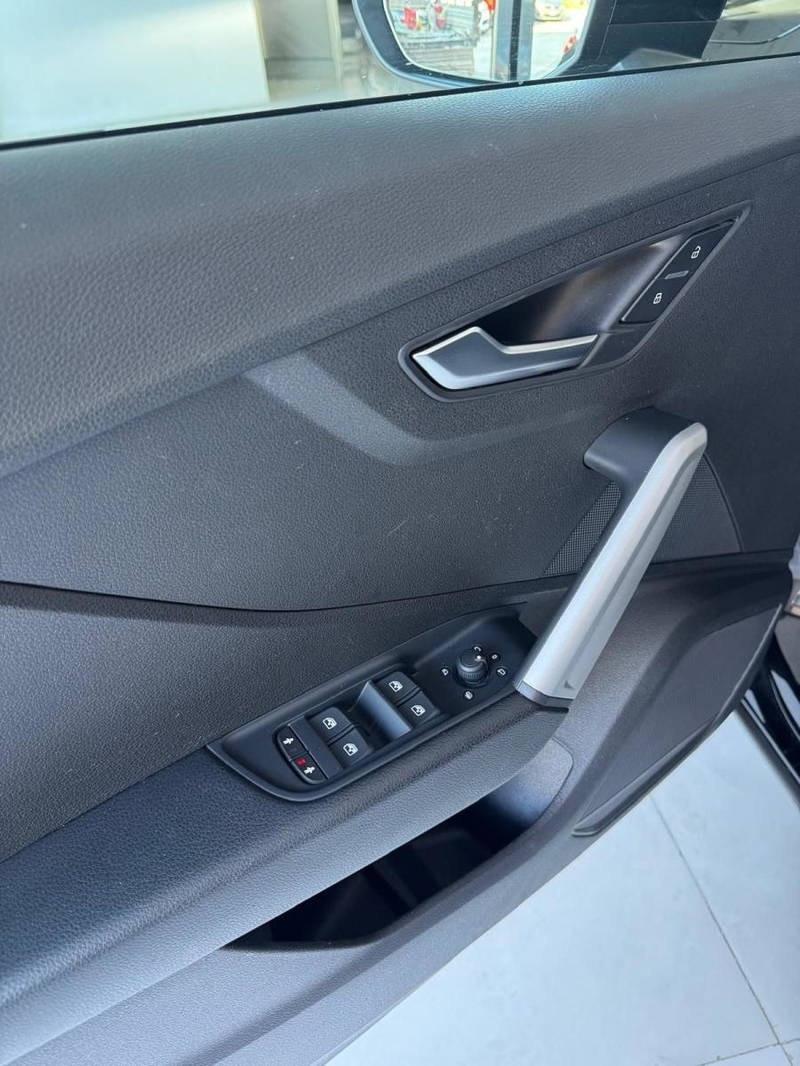 Audi Q2 30 TFSI Identity Black