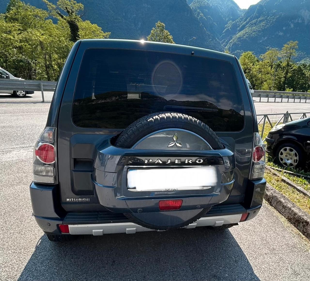 Mitsubishi Pajero 3.2 DI-D 16V aut. 3p. Instyle DPF