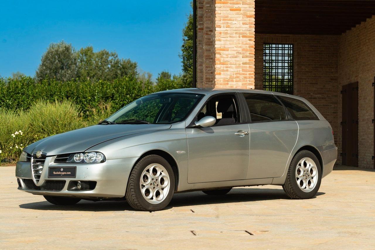 Alfa Romeo 156 JTD 16V DISTINCTIVE - ALF00220