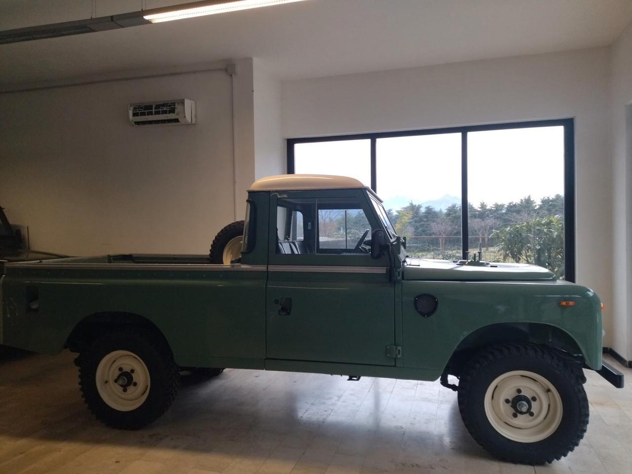 Land Rover Defender PICK-UP COMPLETAMENTE RESTAURATO