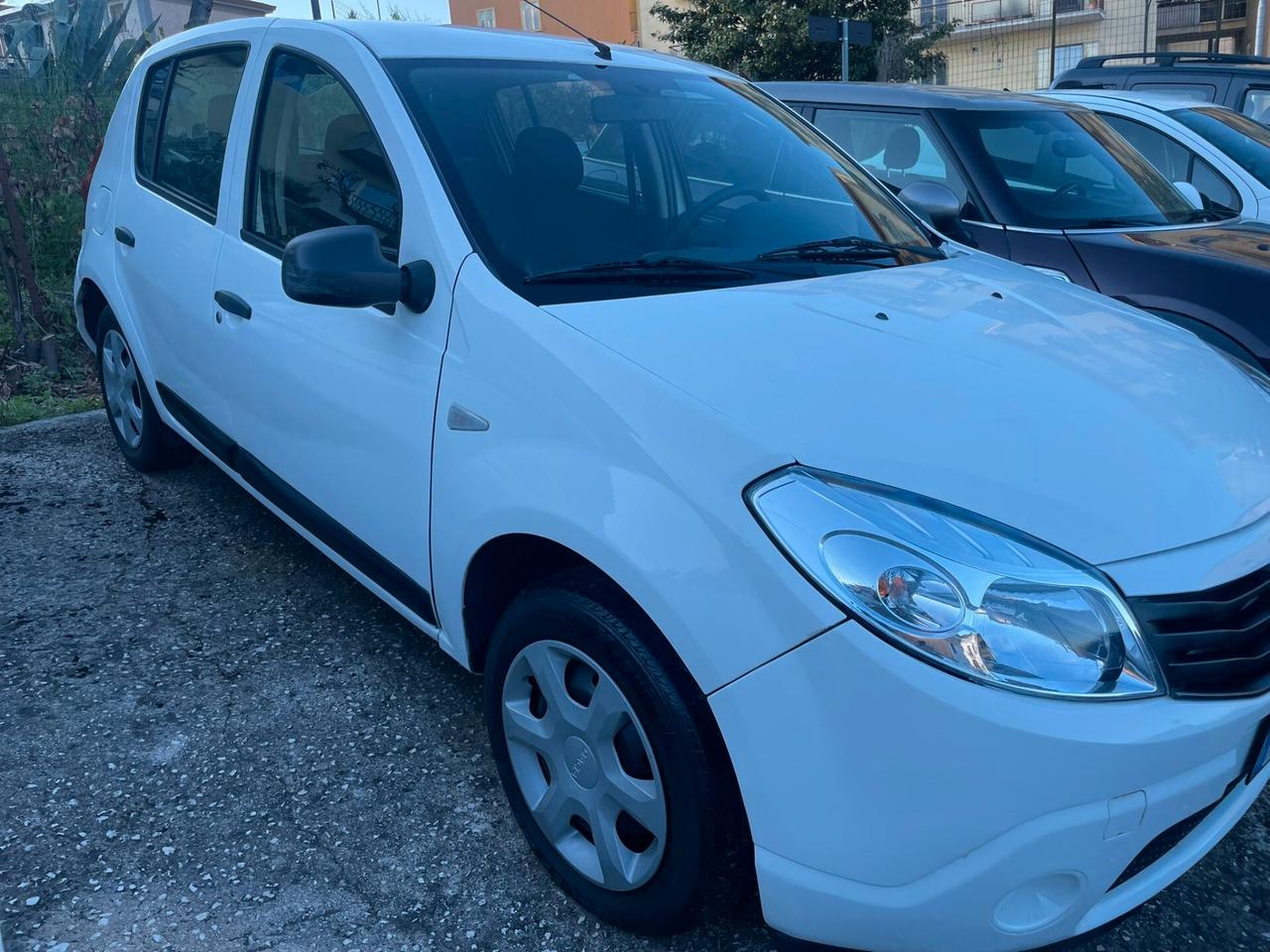 Dacia Sandero 1.2 16V GPL 75CV