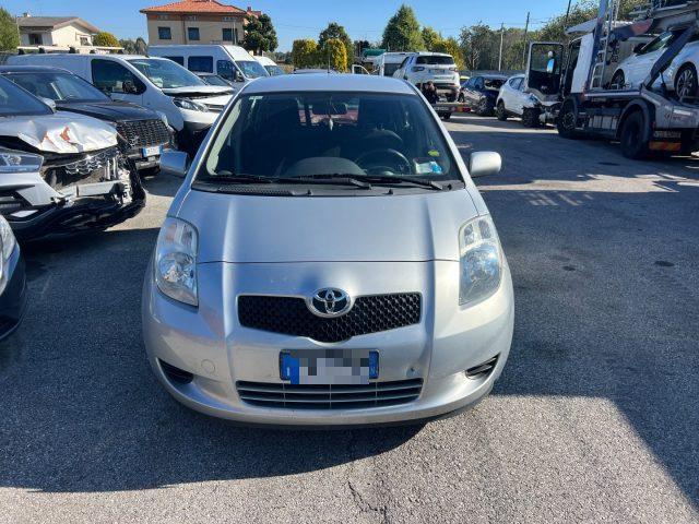 TOYOTA Yaris 1.0 5 porte