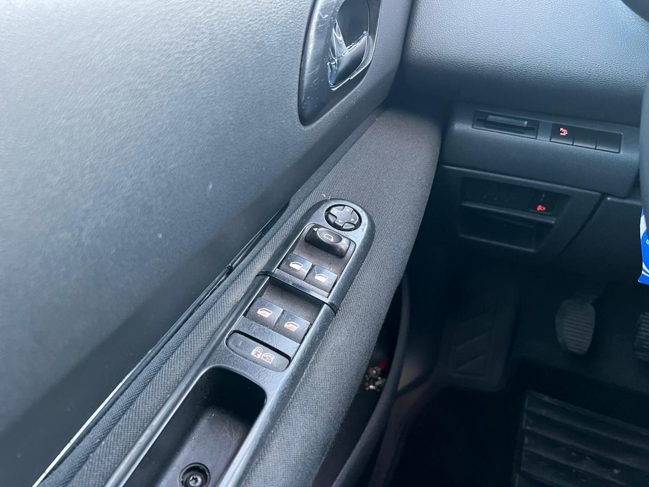 Peugeot 3008 1.6 HDi 115CV Business