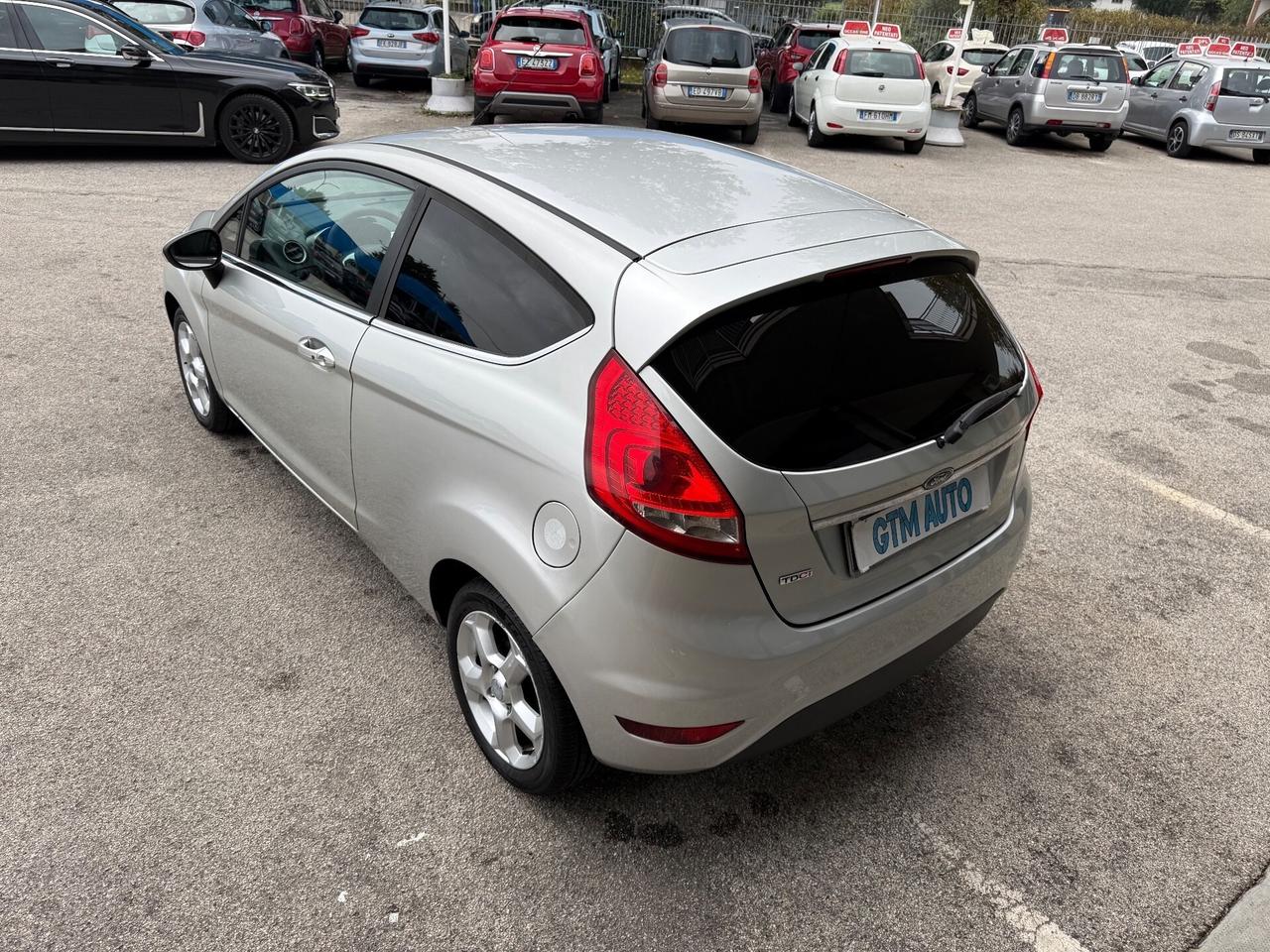 Ford Fiesta 1.4 TDCi 70CV 3 porte - Neopatentati