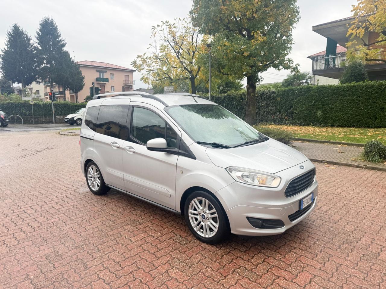 Ford Tourneo Courier 1.0 EcoBoost 100 CV Titanium