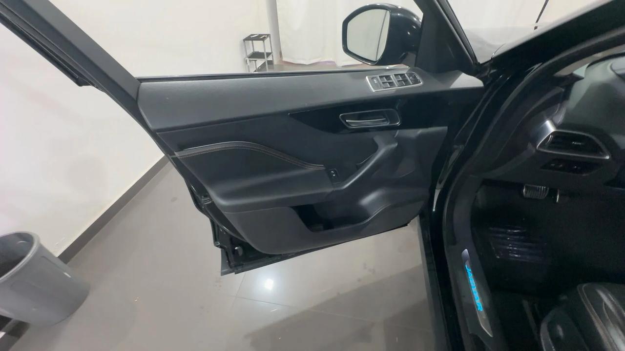 Jaguar F-Pace 2.0 D 180 CV AWD aut. Prestige