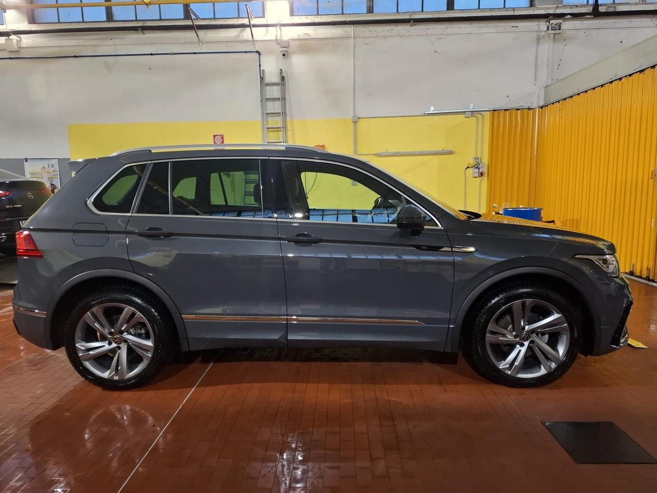 Volkswagen Tiguan 2.0 TDI 150 CV SCR DSG 4MOTION R-Line full optional