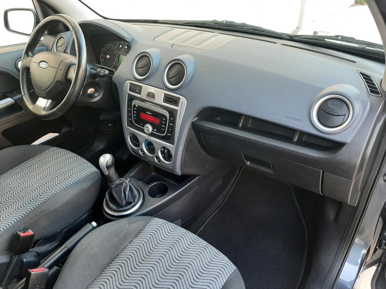 Ford Fusion 1.4 16V 5p. Titanium