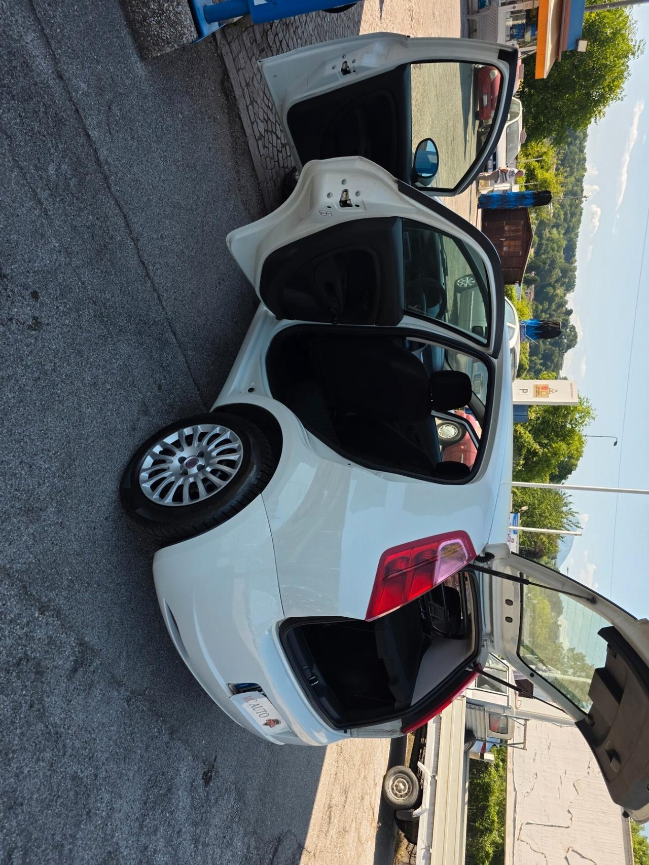 Fiat Grande Punto 1.3 MJT 75 CV 5 porte Autocarro 4posti Van