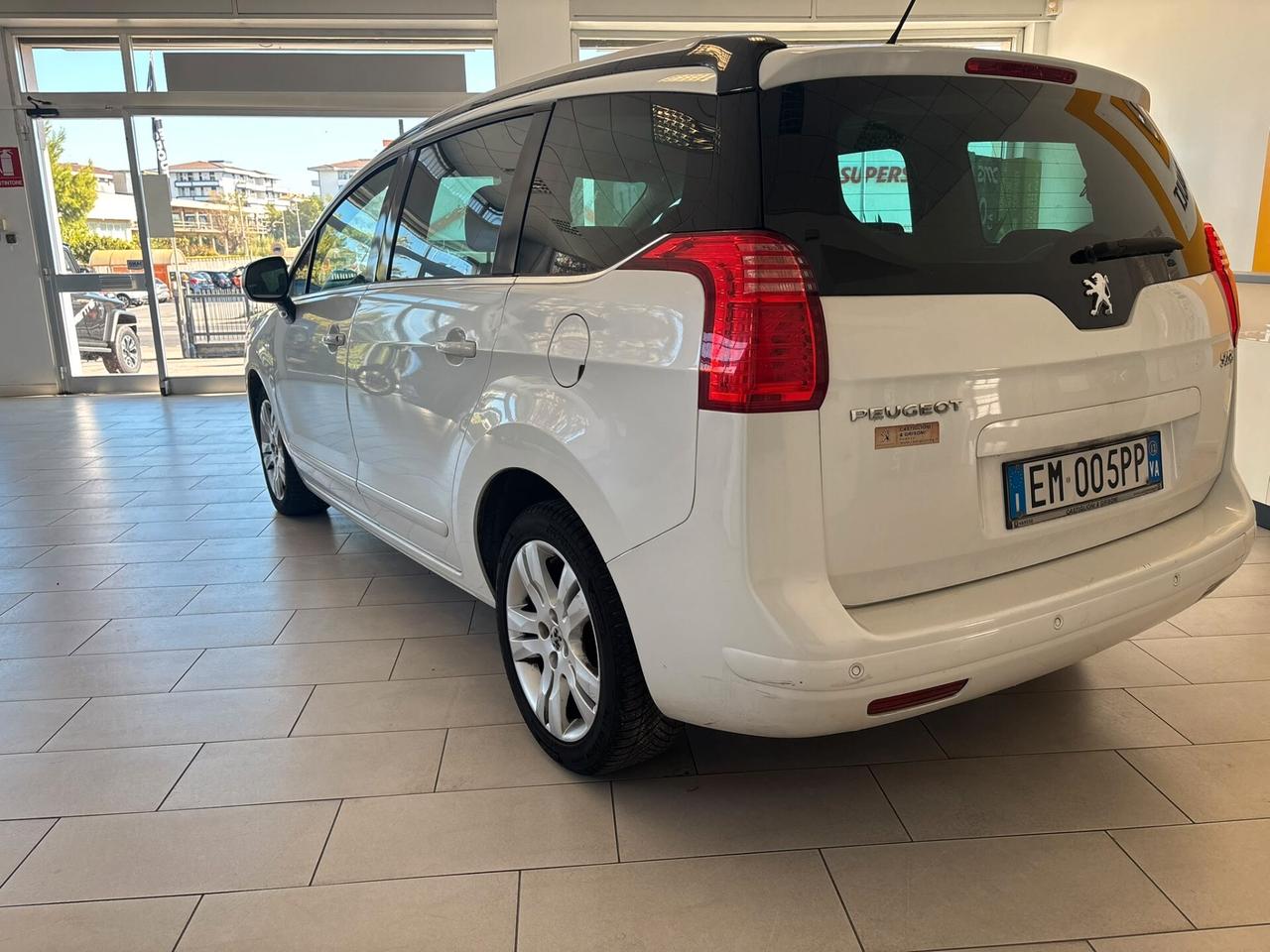Peugeot 5008 1.6 HDi 112CV Allure