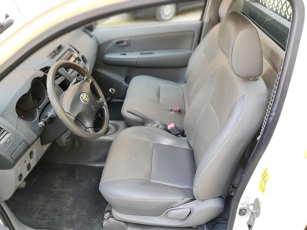 Toyota Hilux 2.5 D-4D 2WD 2p. Ribaltabile