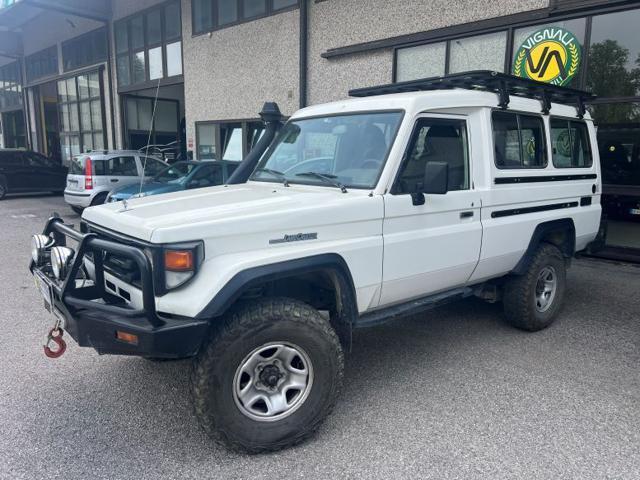 TOYOTA Land Cruiser HZJ78