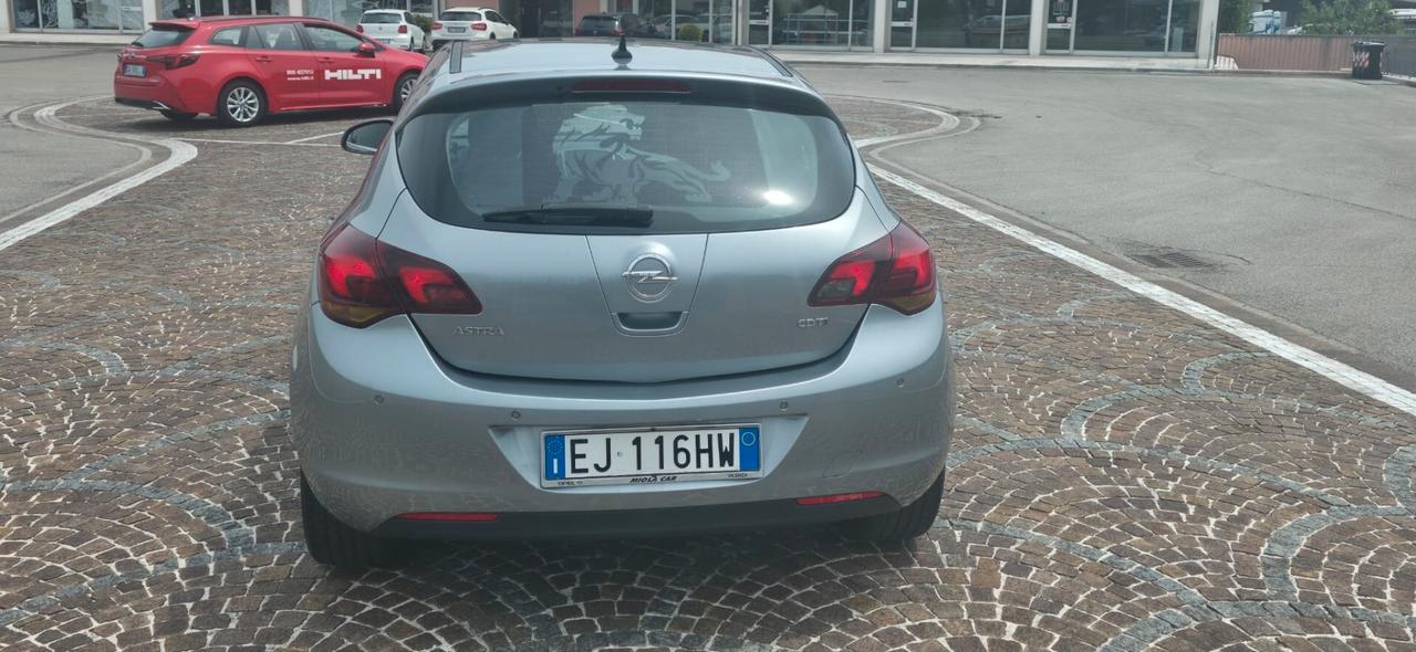 Opel Astra 1.7 CDTI 110CV 5 porte Cosmo