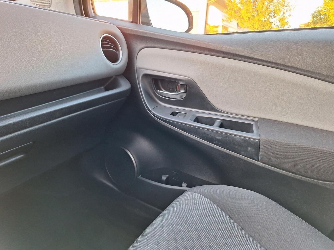 Toyota Yaris 1.4 D-4D 5 porte Active