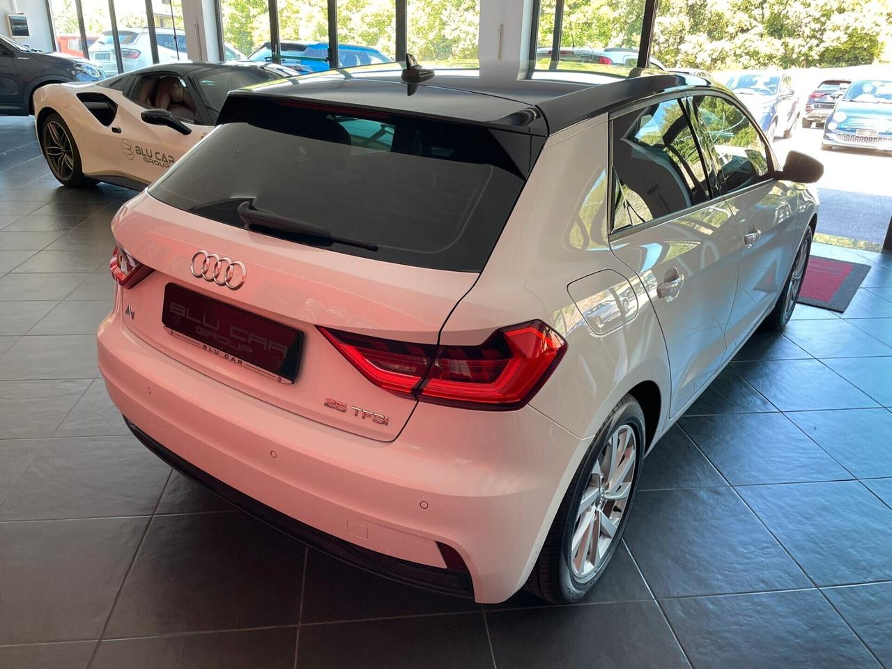 AUDI A1 SPTB IDENTITY CONTRAST 25TFSI 95cv