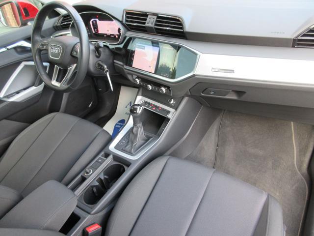 AUDI Q3 35 TDI S tronic Business Advanced