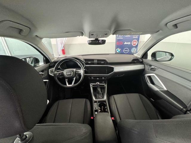 AUDI Q3 35 TFSI Business Advanced