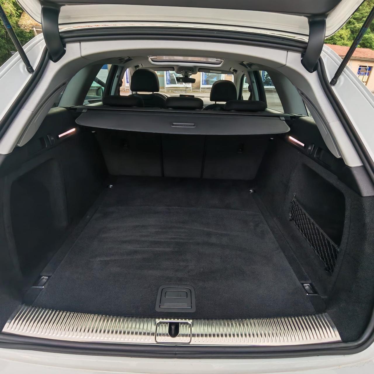 Audi A4 Avant 2.0 tdi ultra 150cv s-tronic TETTO PANORAMICO E APRIBILE