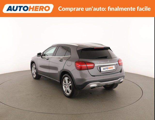 MERCEDES-BENZ GLA 200 d Automatic Sport
