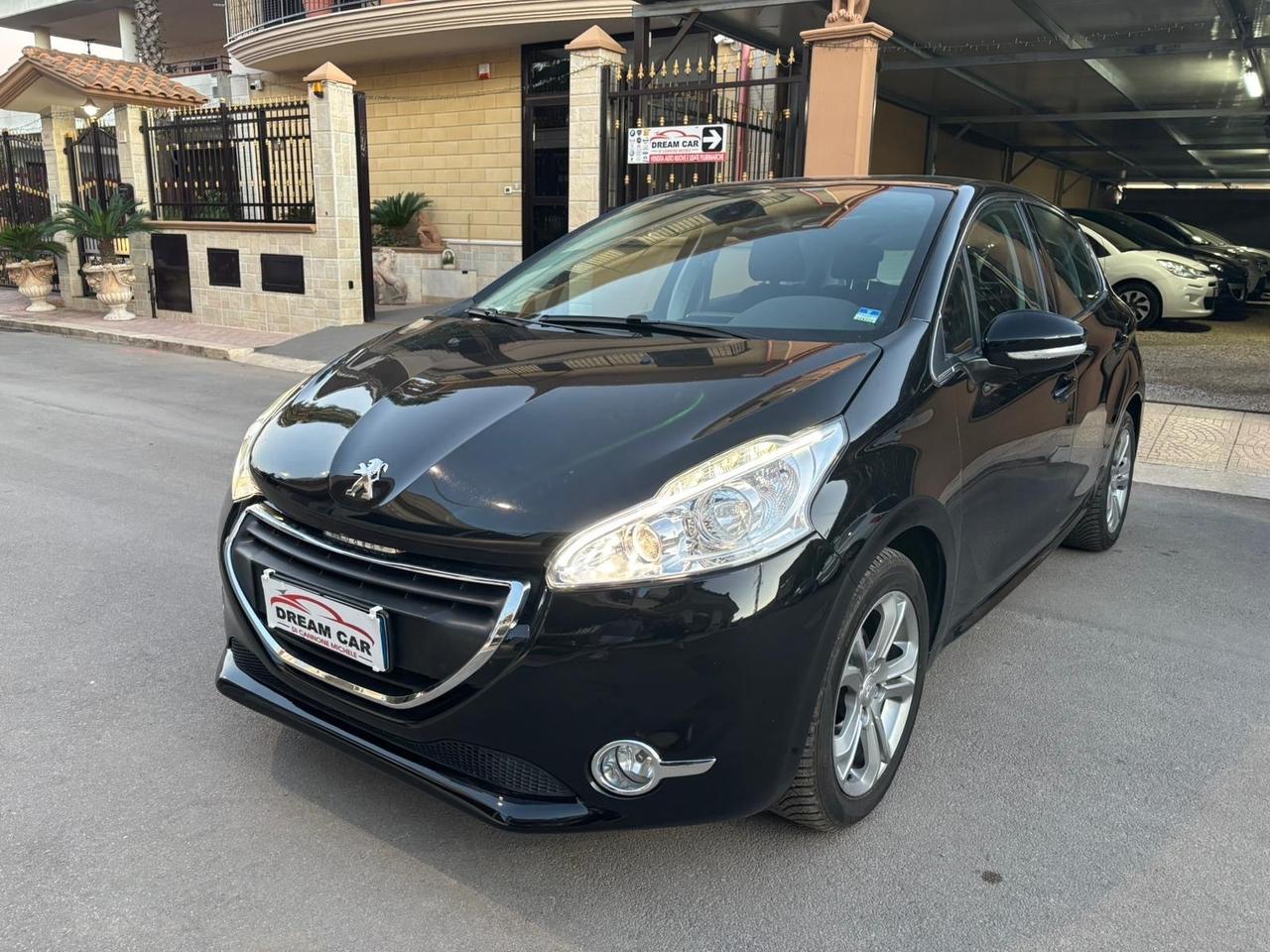 Peugeot 208 1.4 HDi 68 CV 5 porte Allure