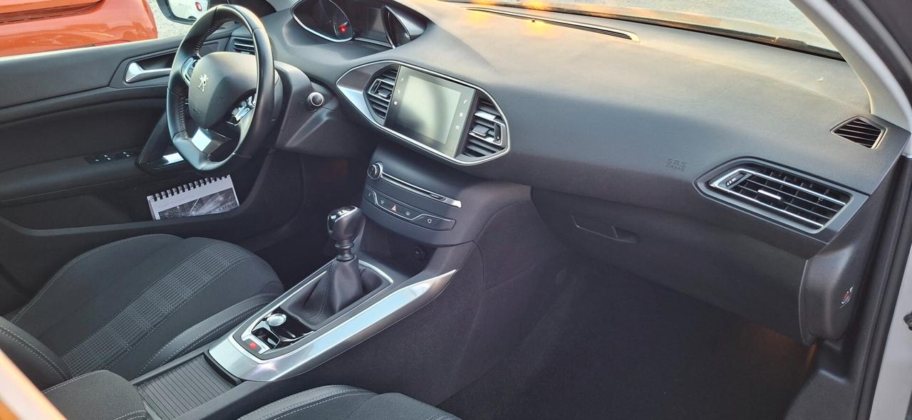 Peugeot 308 1.2 e THP Allure