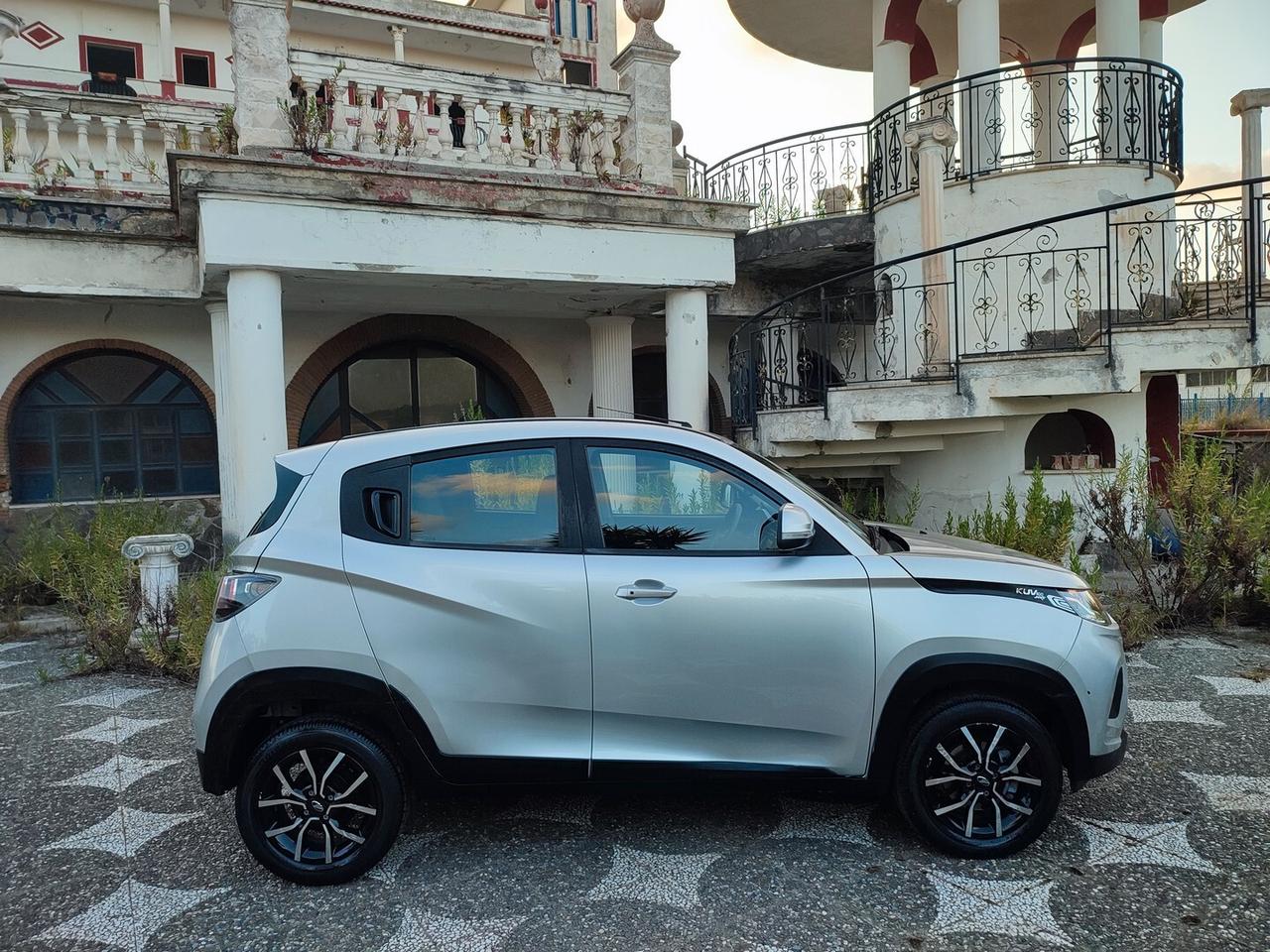 Mahindra KUV100 NXT 1.2 B K8 G80 NAVIGATORE CLIMA CERCHI IN LEGA