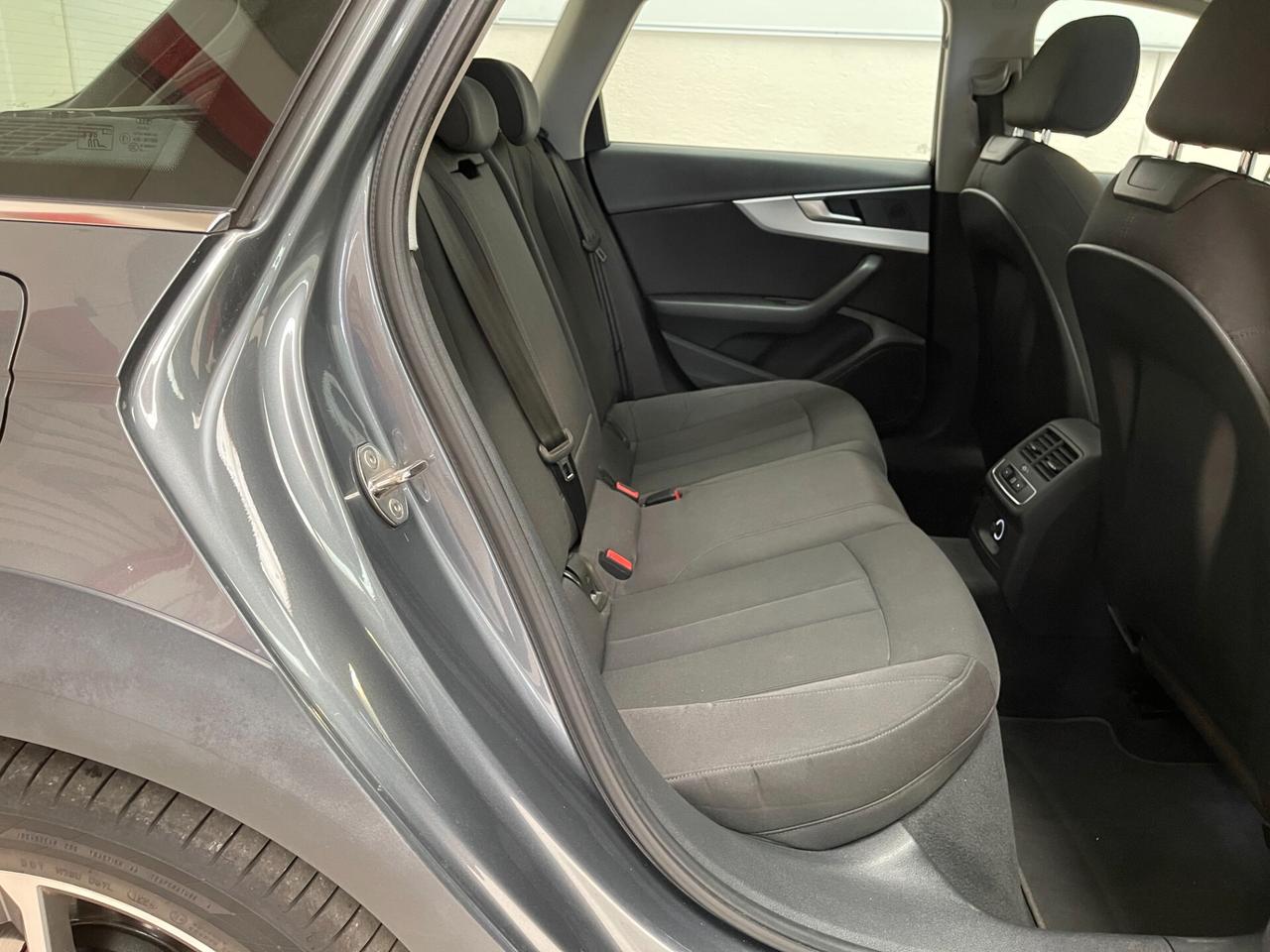 Audi A4 allroad Audi A4 allroad Business Evolution 2.0 TDI 190cv quattro s-tronic-LEGGI SOTTO