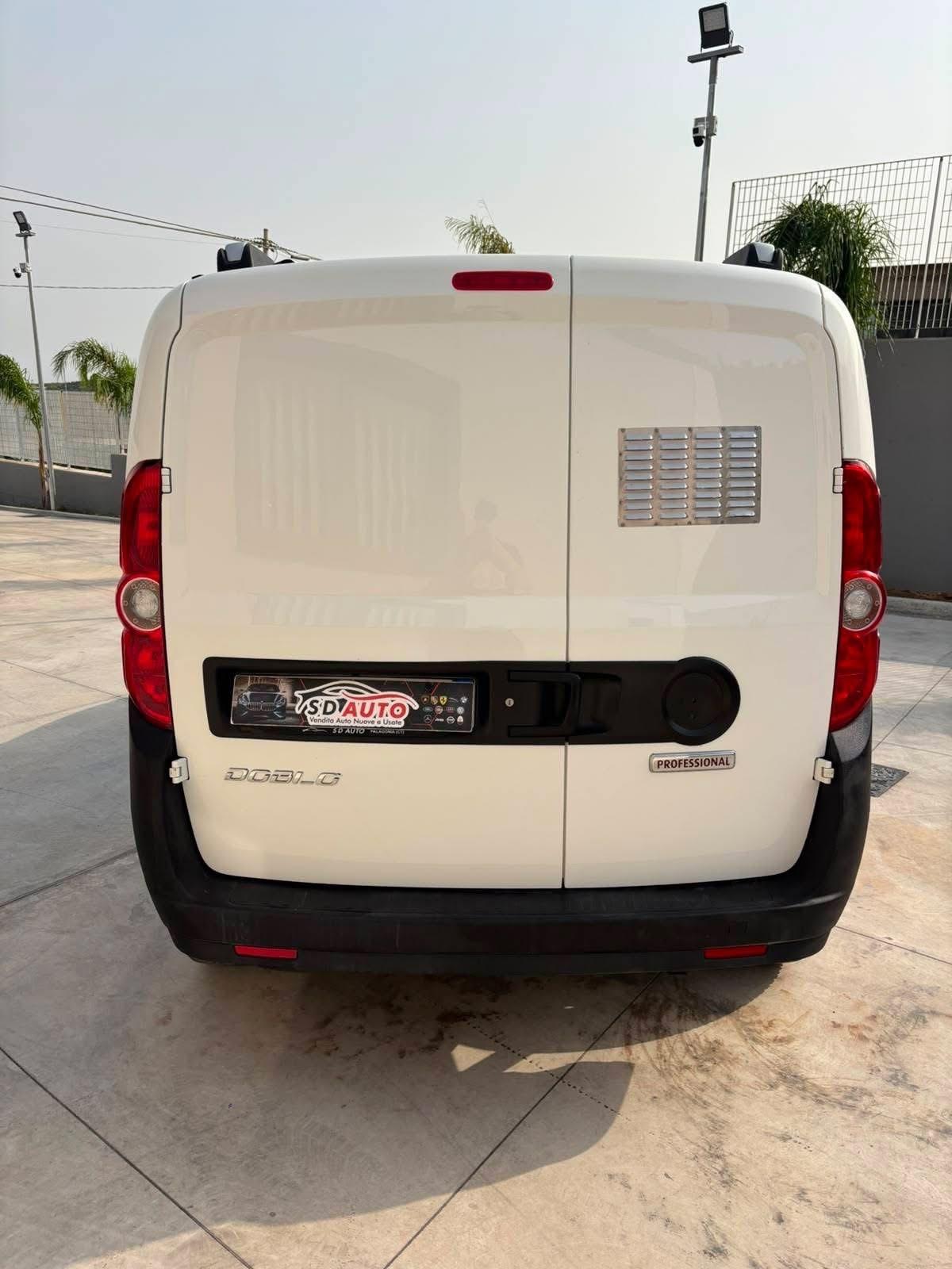 Fiat Doblo Doblò 1.6 MTJ 105 Cv E6D modello Lounge